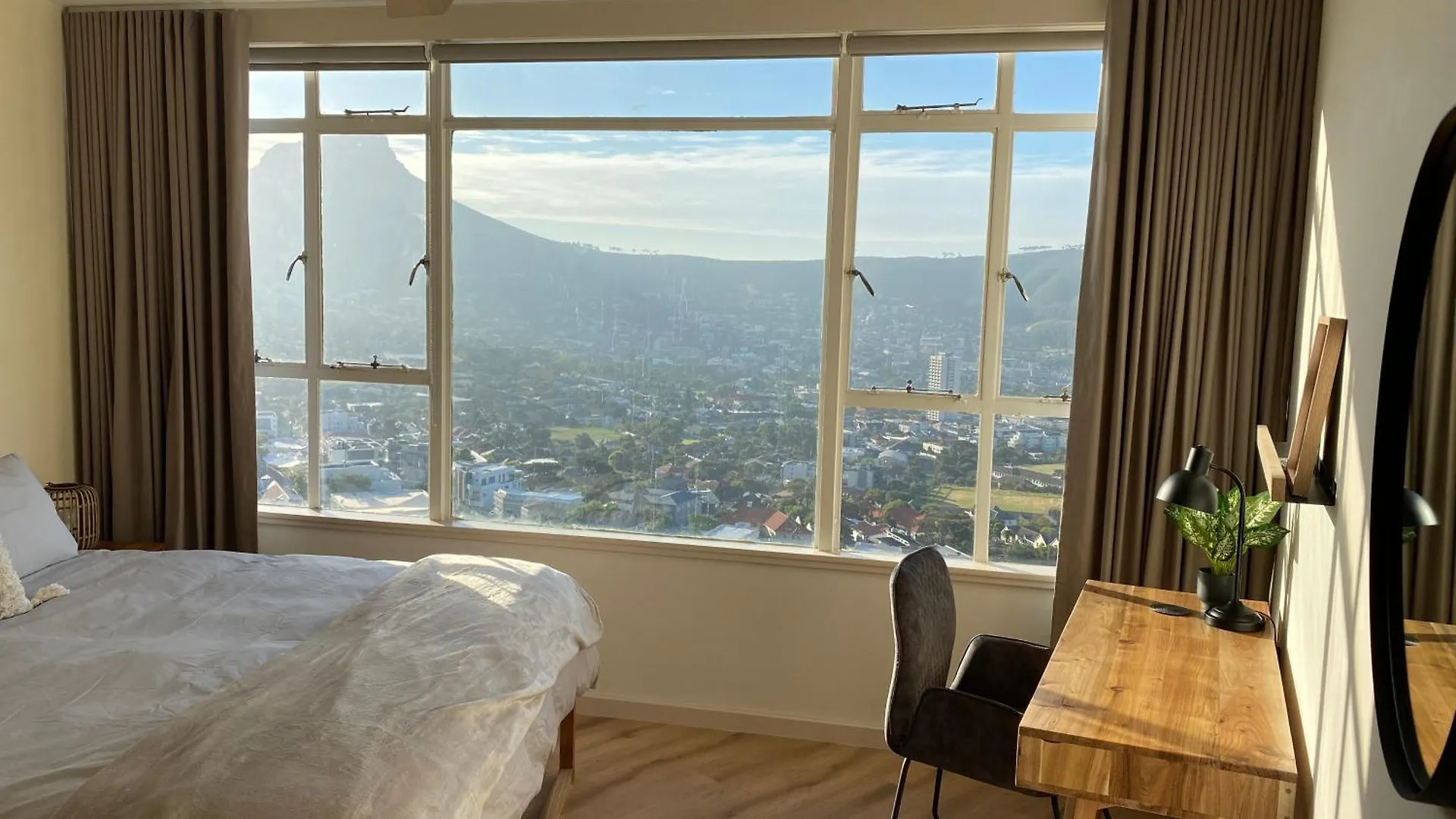 Ferienwohnung Brand New Gem With Breathtaking Views Of Kapstadt Apartment